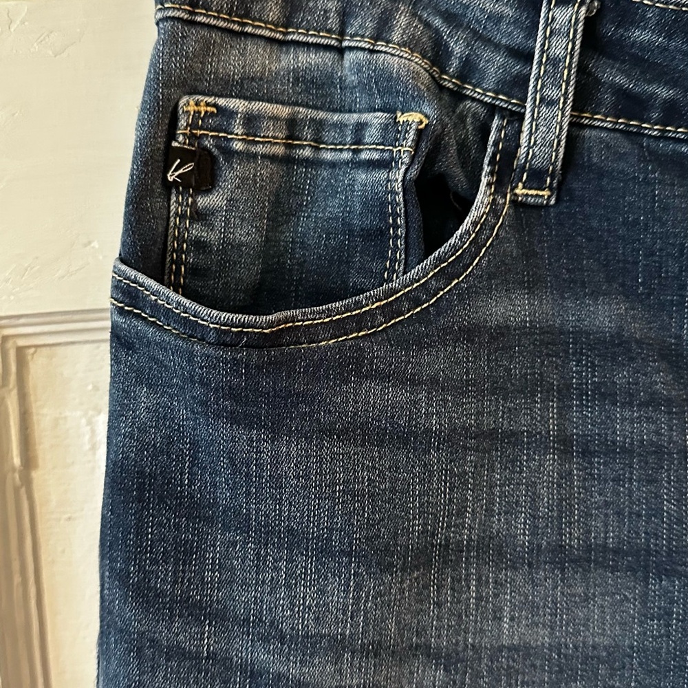 EUC KanCan dark washed 5-pocket women’s jeans nice stretch Sz 8 - Picture 4 of 8
